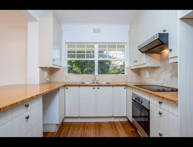 2 BEDROOM APARTMENT TO LET IN NEWLANDS